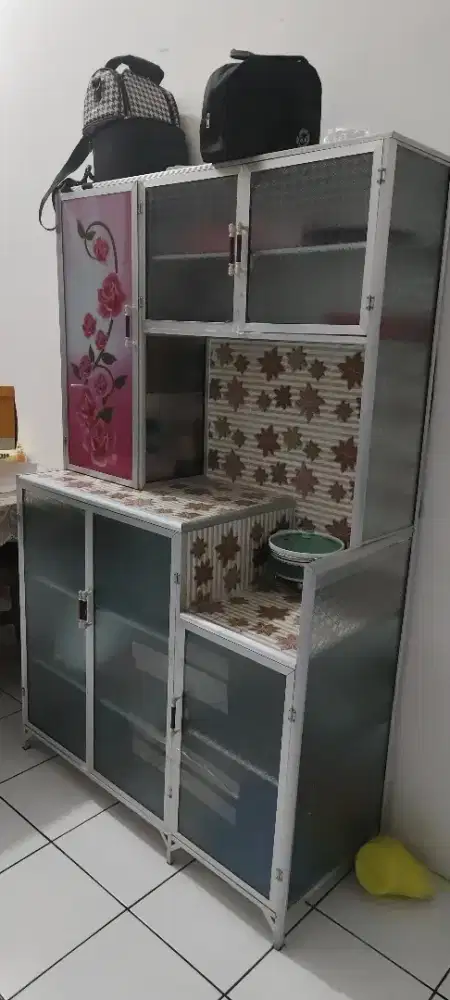 Dijual Cepat Lemari / Rak Piring