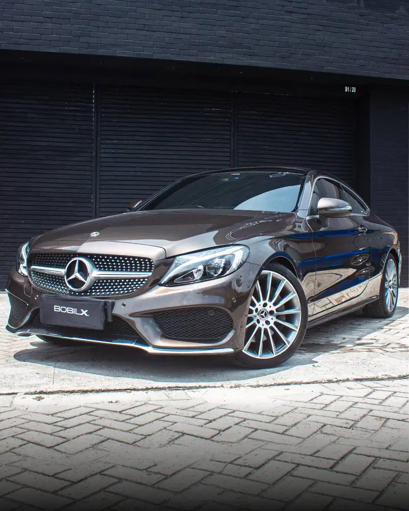 2018 Mercedes-Benz C300 Coupe AMG Line Citrine Brown Antique Condition