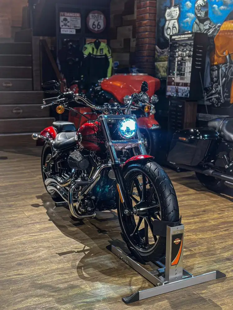 Softail Breakout 103Ci ABS MY 2014 Low odo 1rb simpanan mabua