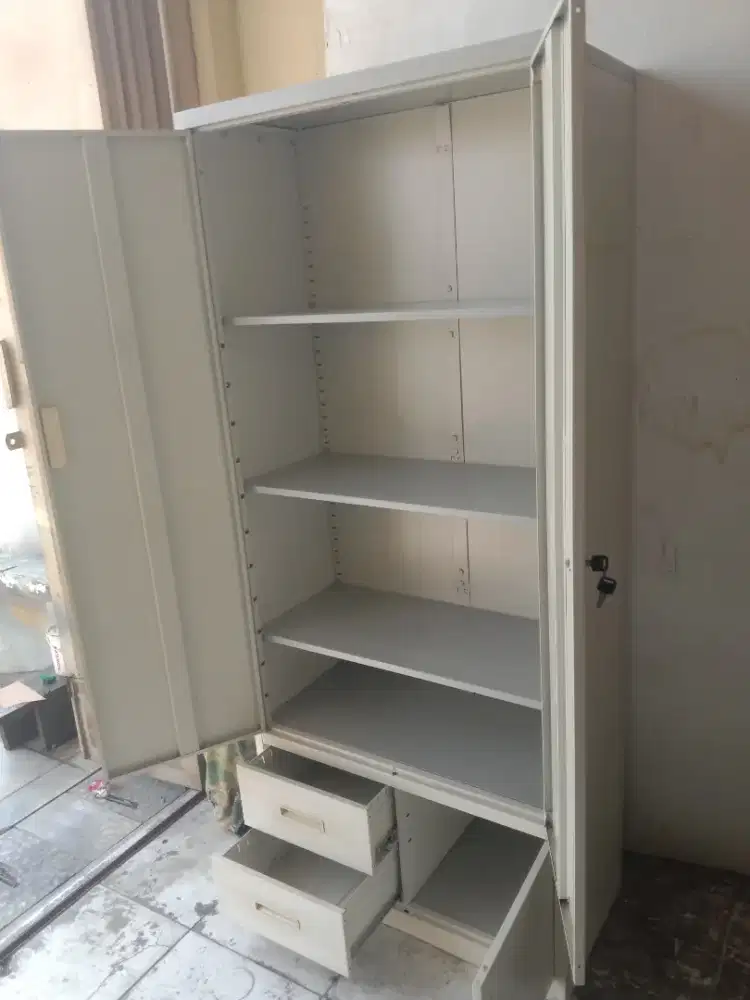 Lemari arsip dokumen