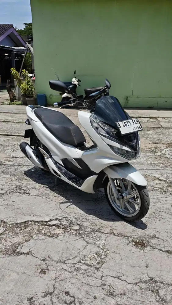 ,, forsale honda pcx putih