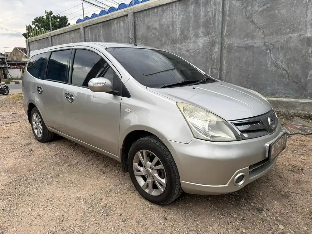 GRAND LIVINA XV 3 BARIS MATIC 2011