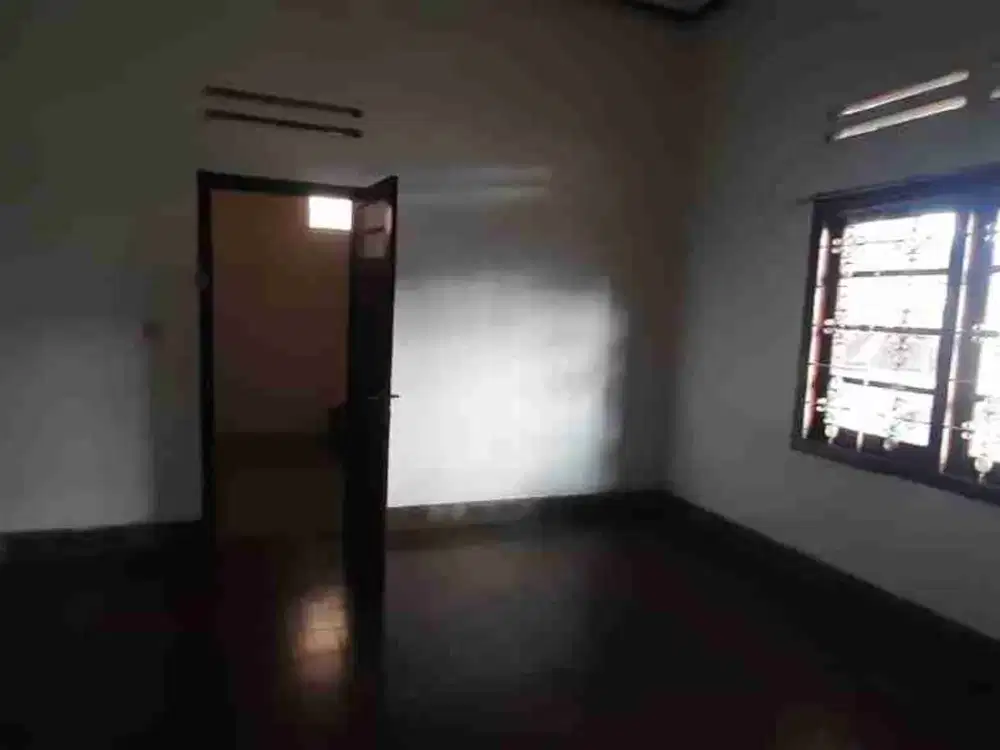 Di sewakan rumah ccocok buat usaha atau tinggal dekat alun2 lembang