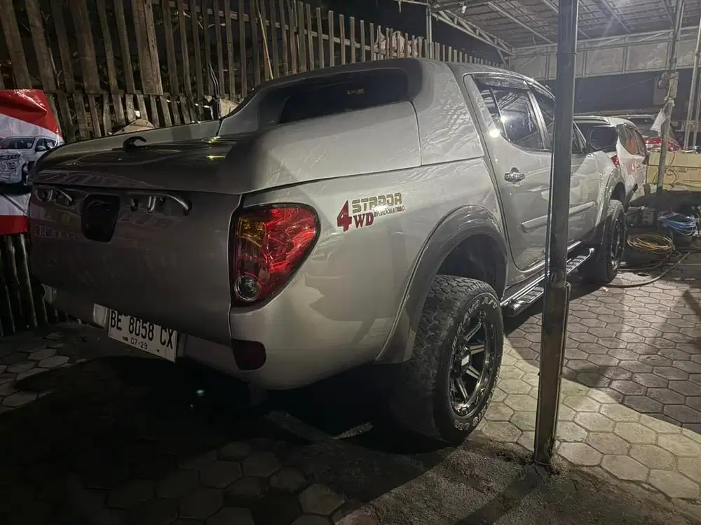 STRADA TRITON EXCEED 4x4 MANUAL 2010