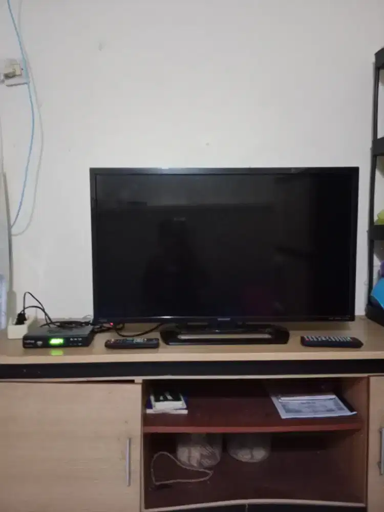 Jual aje TV led sharp 32 inchi normal