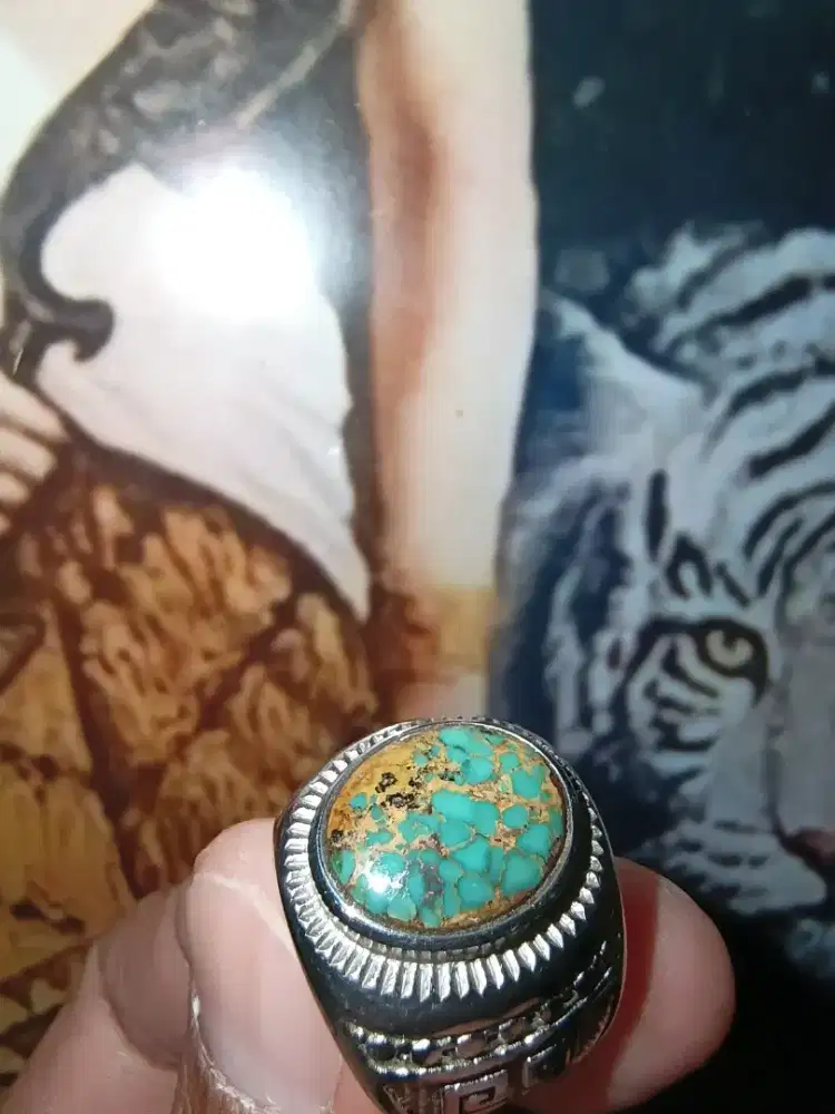 Batu pirus persia urat emas