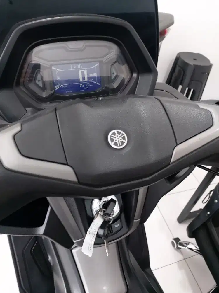 YAMAHA NMAX NEO HITAM GLOSSY THN 2025