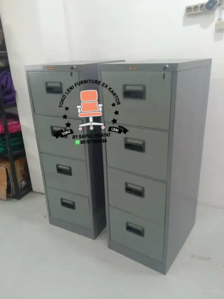 Filing kabinet besi tebal