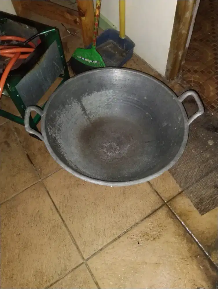 Wajan no.24 Masi mulus