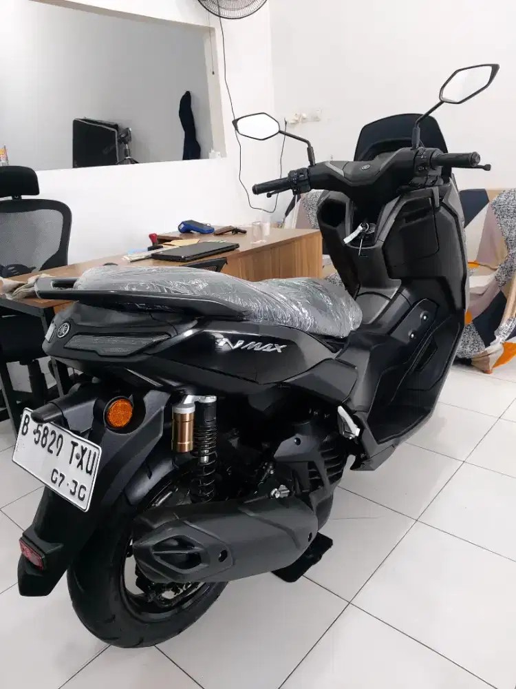 YAMAHA NMAX NEO HITAM GLOSSY THN 2025