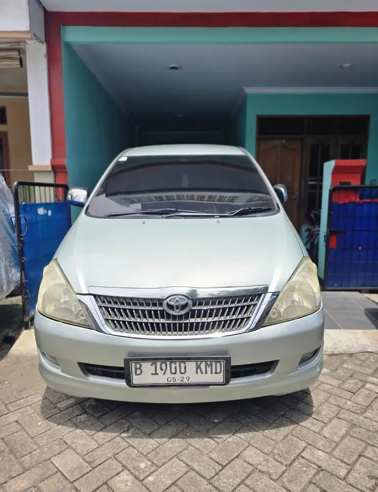 Toyota Kijang Innova 2006 Bensin