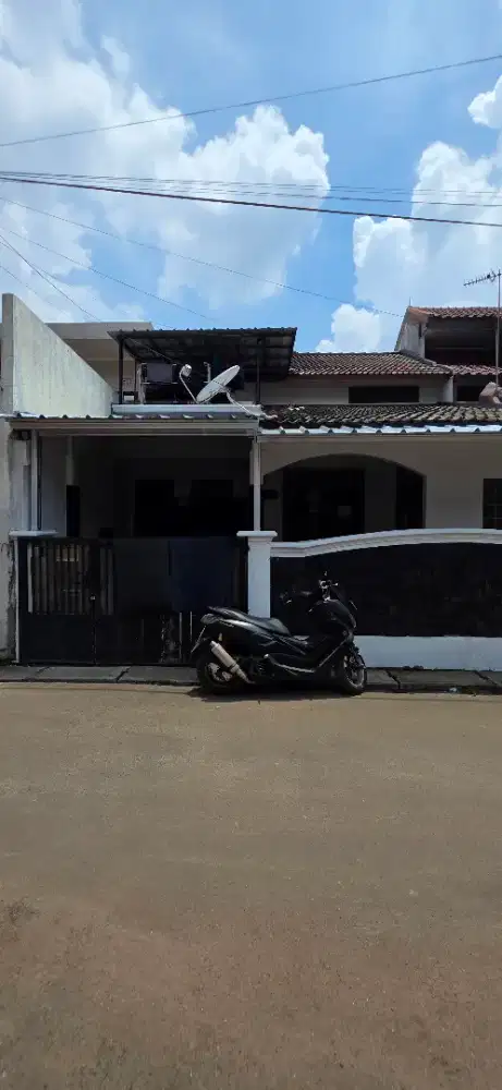 Di kontrakan rumah di ciputat, kejaksaan agung