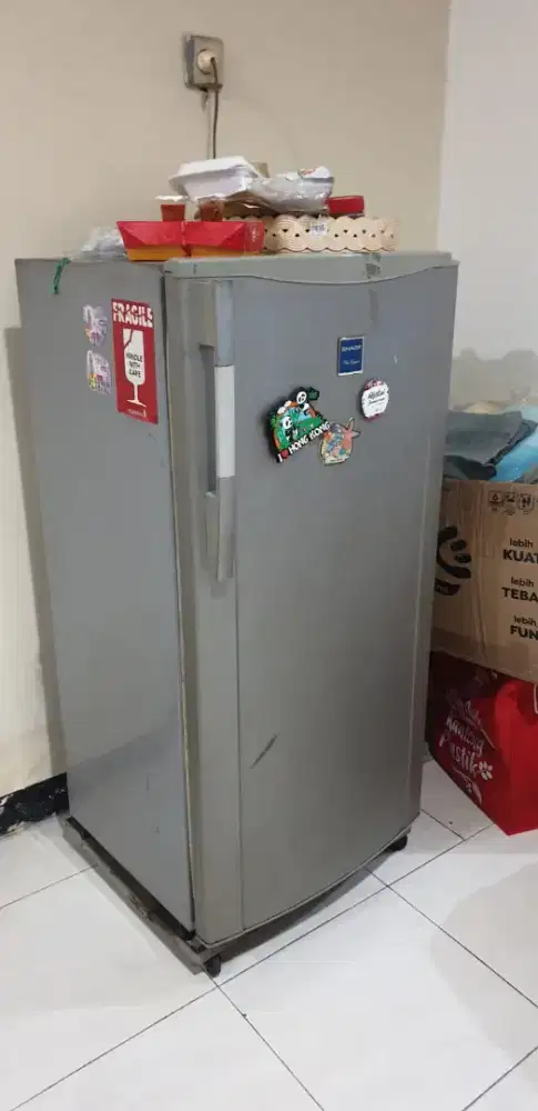Kulkas & Freezer Sharp 1 pintu, ori-an blm pernah bongkar duingin nyez