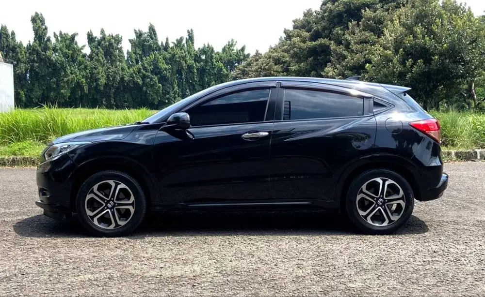 Istimewa Kredit TDP 12 JUTA HR-V Prestige AT 2016 Hitam BERGARANSI