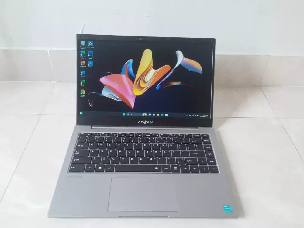 Jual cepat laptop Advan Soulmate Celeron ram 4 GB SSD 128 GB