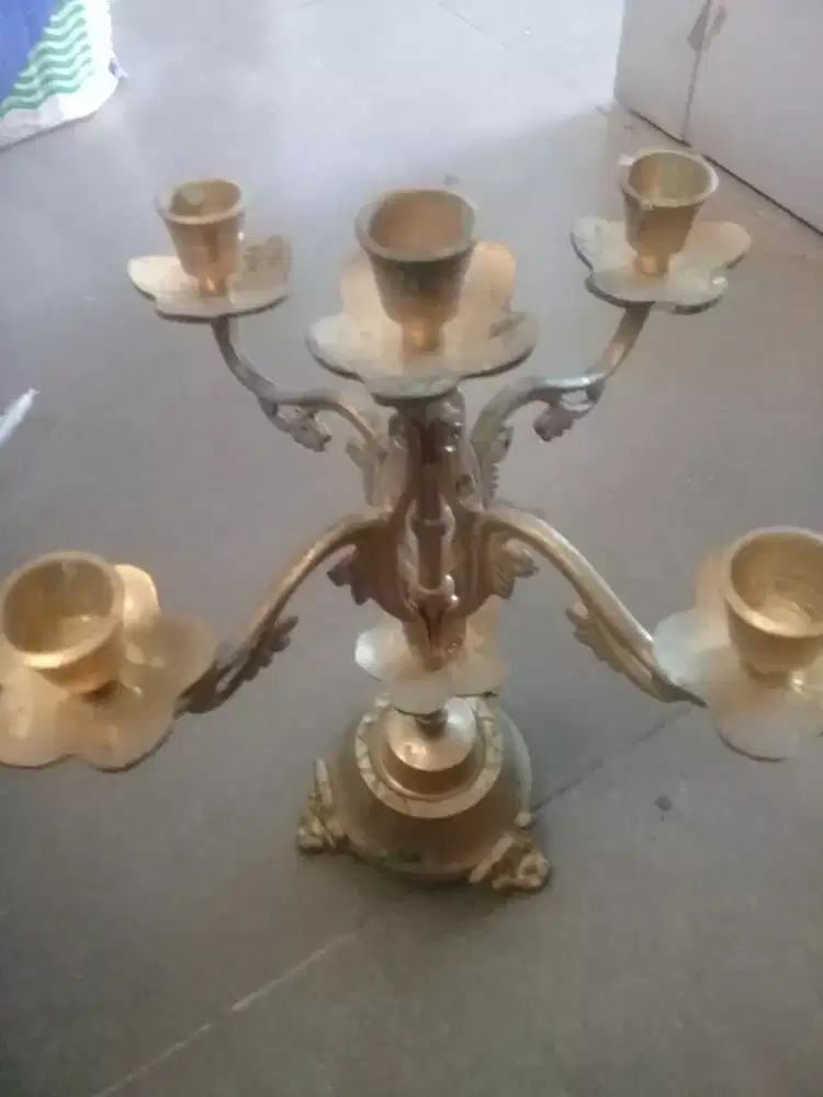 Tempat lilin kuningan