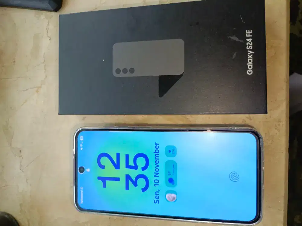 Samsung S24 FE 8/256GB Mulus like new.