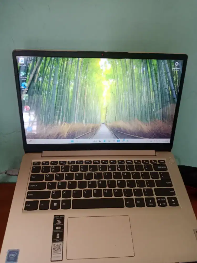 Laptop Lenovo Ideapad 1 Mulus