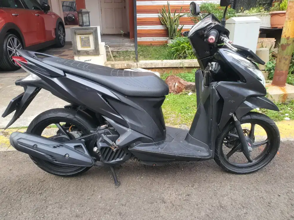 Vario 125 tahun 2012 warna Hitam abu abu ( pajak mati 5 thn )