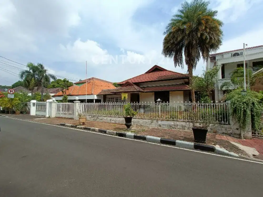 Rumah Menteng Di Jl Tegal Tenang Strategis