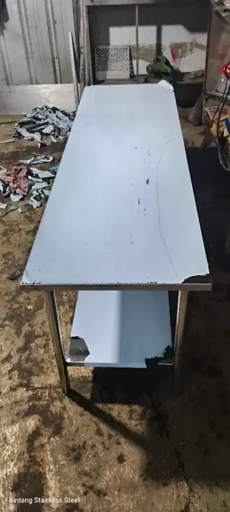 Meja saji Stainless Steel.