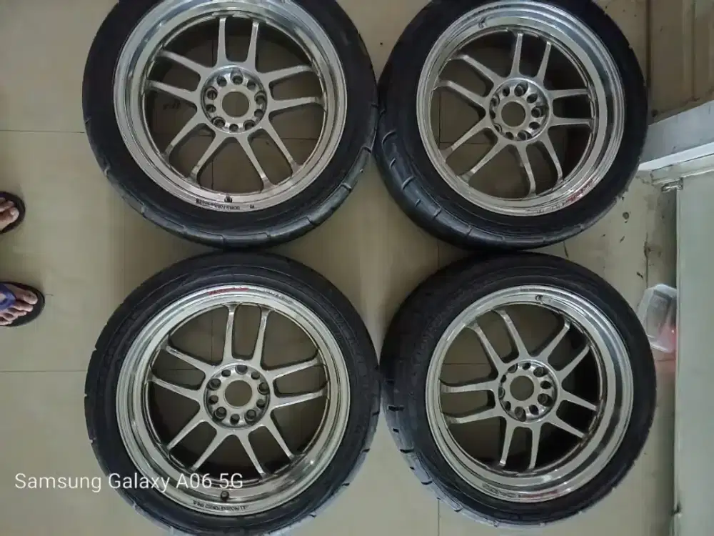 Cp035 ring 18 lebar 8.5 et 40
+
Ban sx2 245/40/18 tahun 2024 MULUS