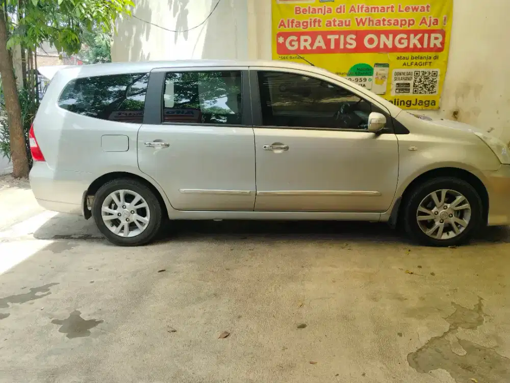 Nissan Livina 2013 Bensin tt boleh innova atau apv gg lain ajuin