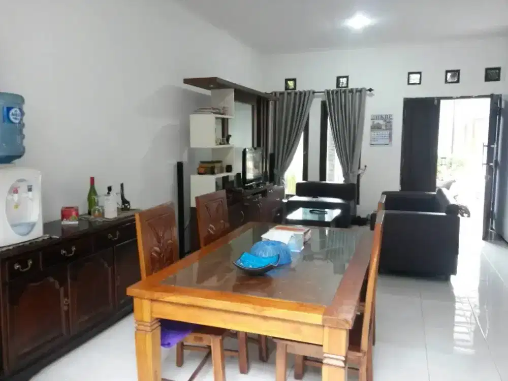Disewakan Rumah Sdh Renov Dan Siap Huni Minimal 1 tahun