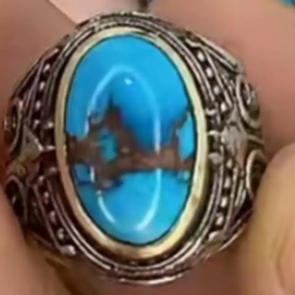 Cincin pirus mesir urat merah dim kantoran