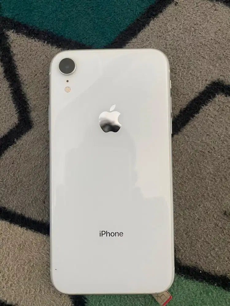 Iphone XR 64GB LIKE NEW