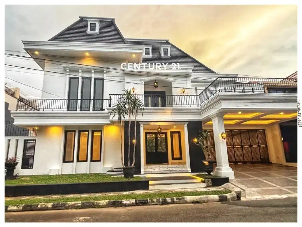 Rumah American Classic siap huni ada kolam renang di Riverpark Bintaro Sektor 8