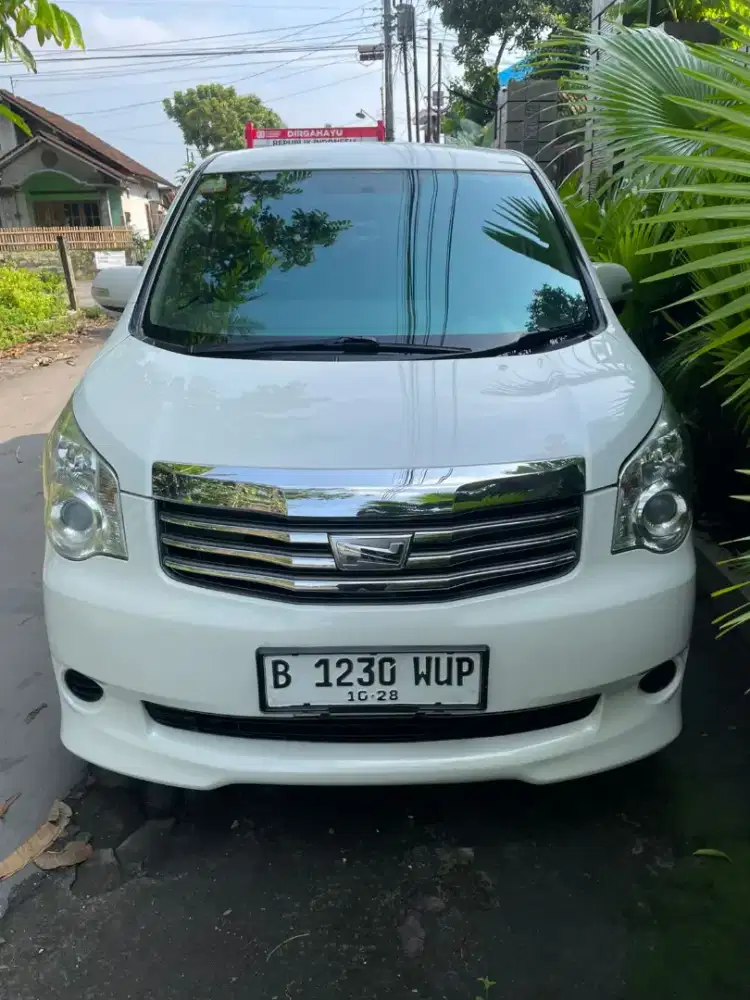 Toyota Nav1 G matic 2013