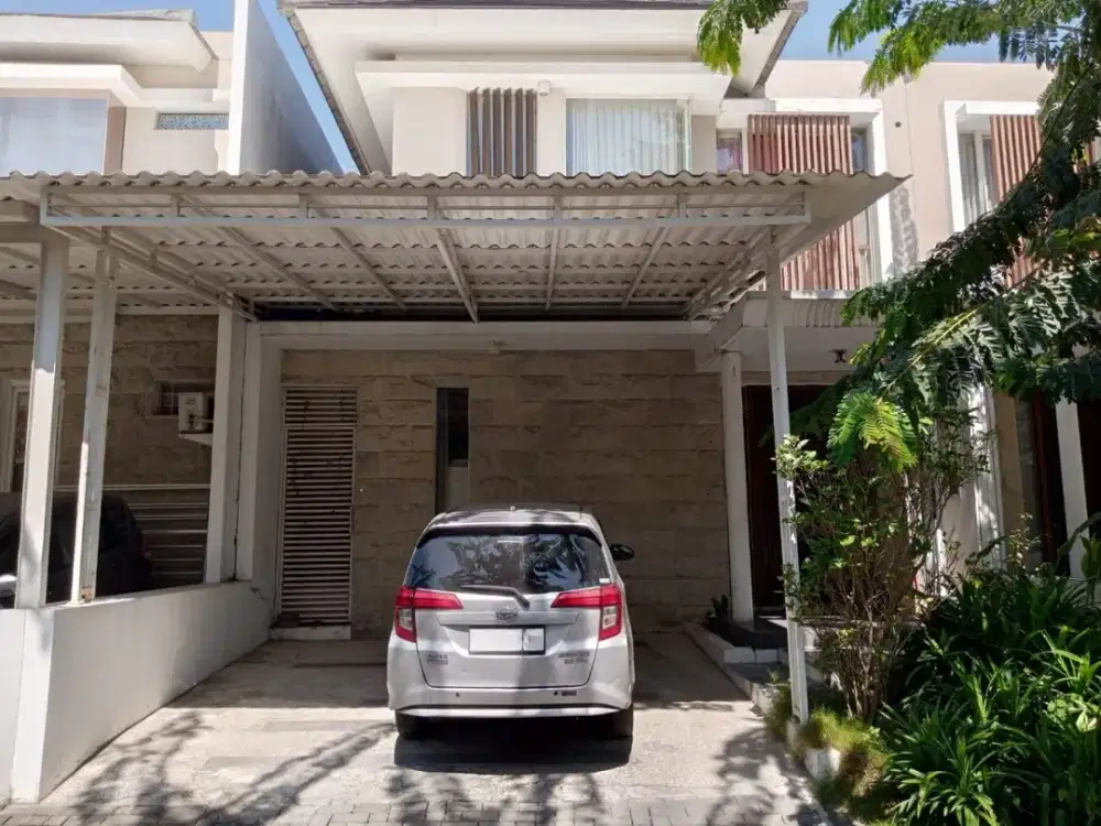 Rumah dijual berada di The Greenlake Citraland (BB) SBY Barat