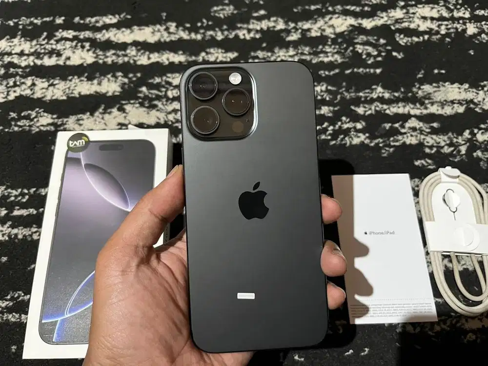 iPhone 16 Pro Max 256Gb Black Titanium Garansi Resmi iBox Fullset