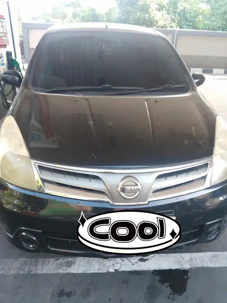 Dijual Mobil Grand Livina Hitam 2012