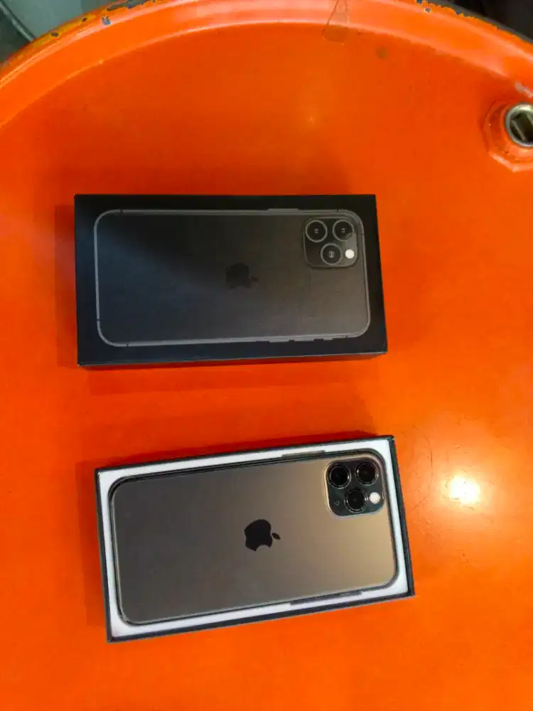 Iphone 11 pro max 256gb gas saja baru