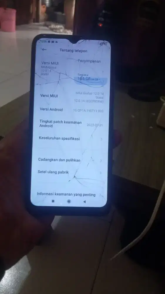 Redmi9c 4/64 batang retak masih layak pake