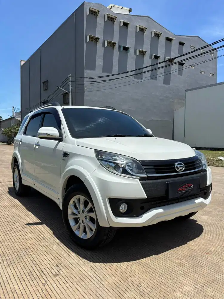Daihatsu Terios R manual bekas murah 2017 putih
