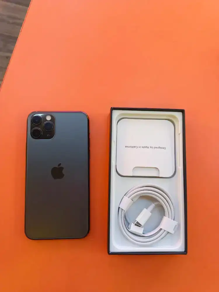 Iphone 11 pro max 256gb lengkap ya baru