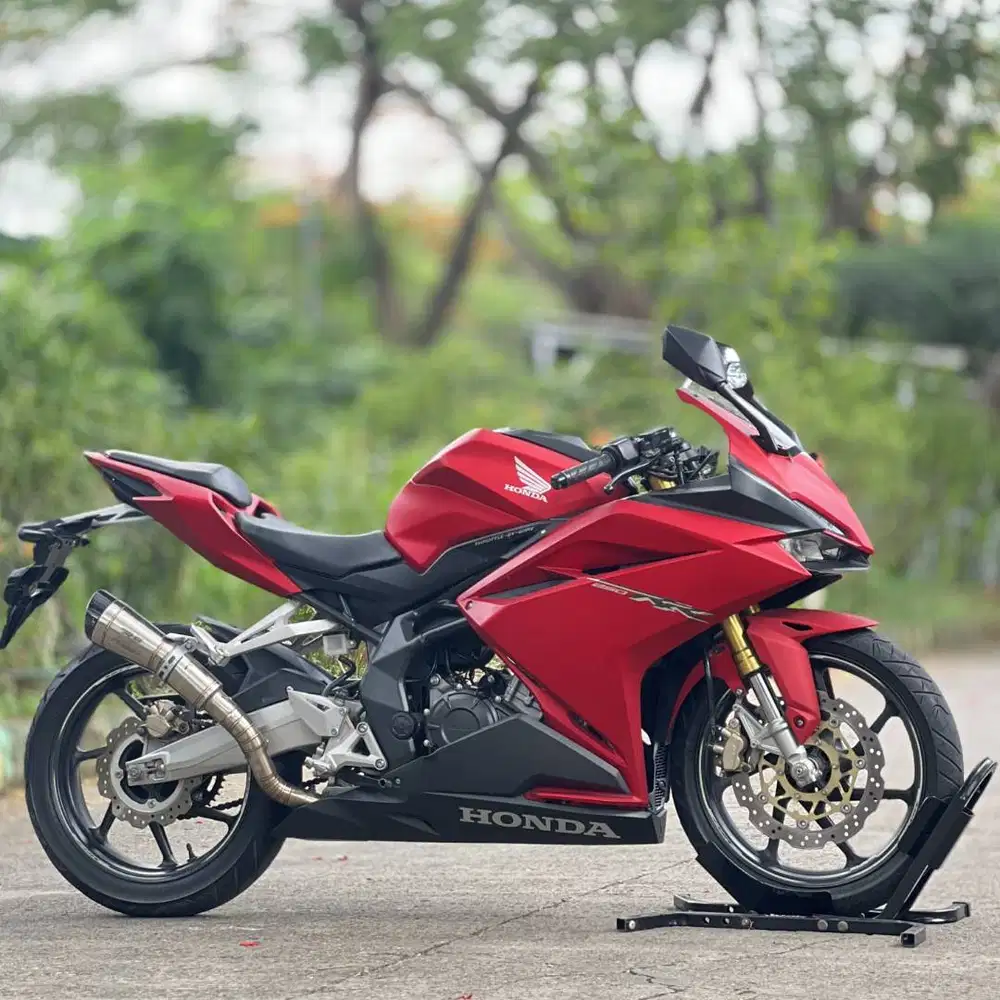HONDA CBR 250RR NON ABS MERAH 2018 KM 8K PAJAK PANJANG SUPER MULUS