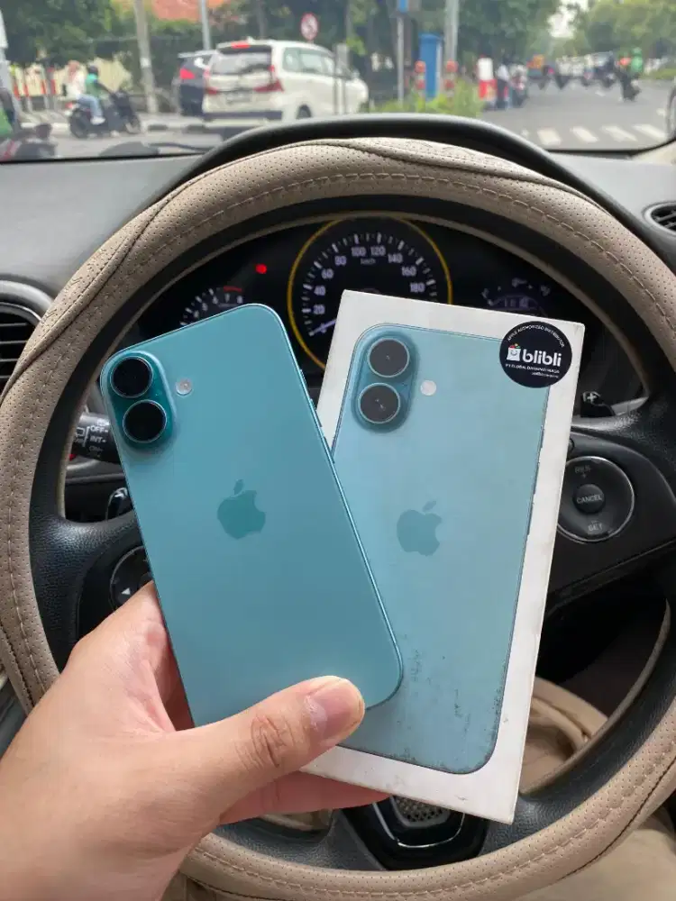 LIKE NEW !! iPhone 16 128GB Teal Resmi iBox (SA/A) Garansi On 10/2026
