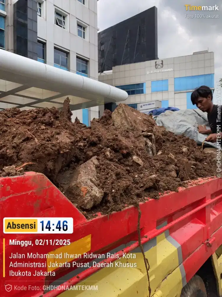 Jasa buang puing dan tanah