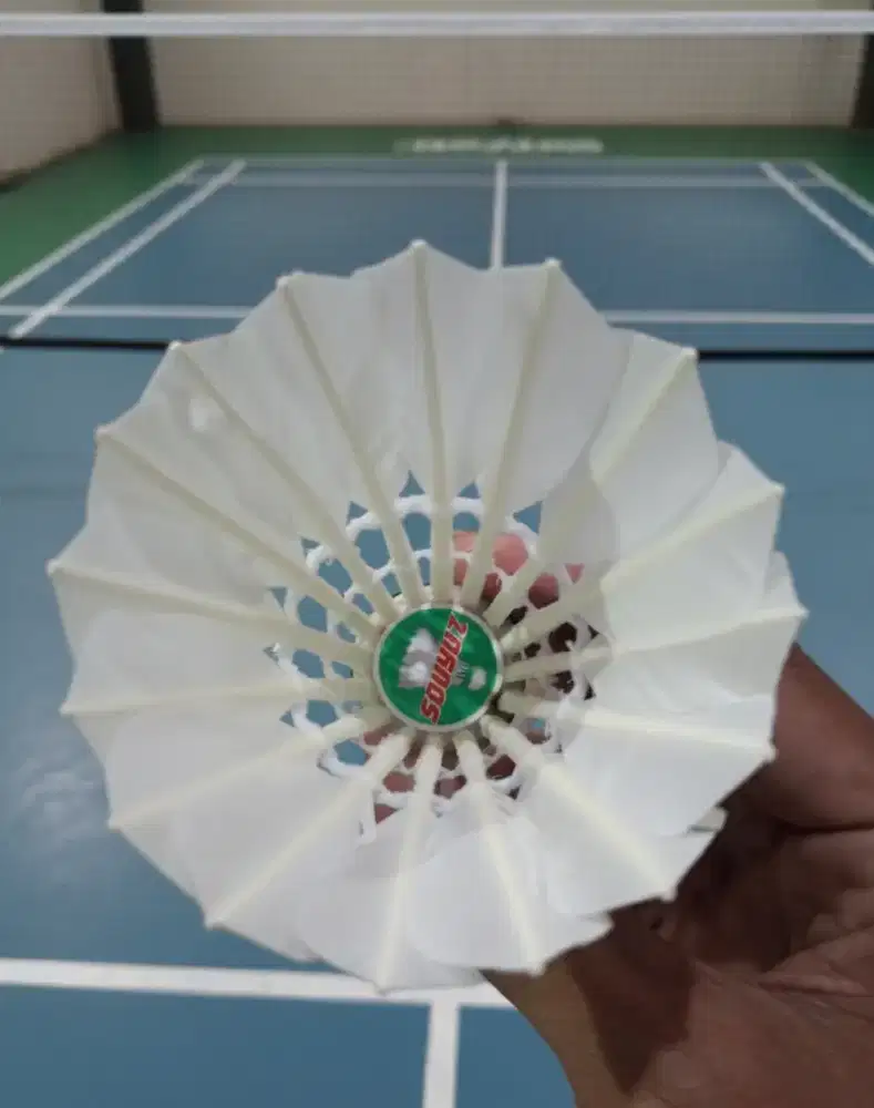 Shuttlecock/ kok badminton bekas