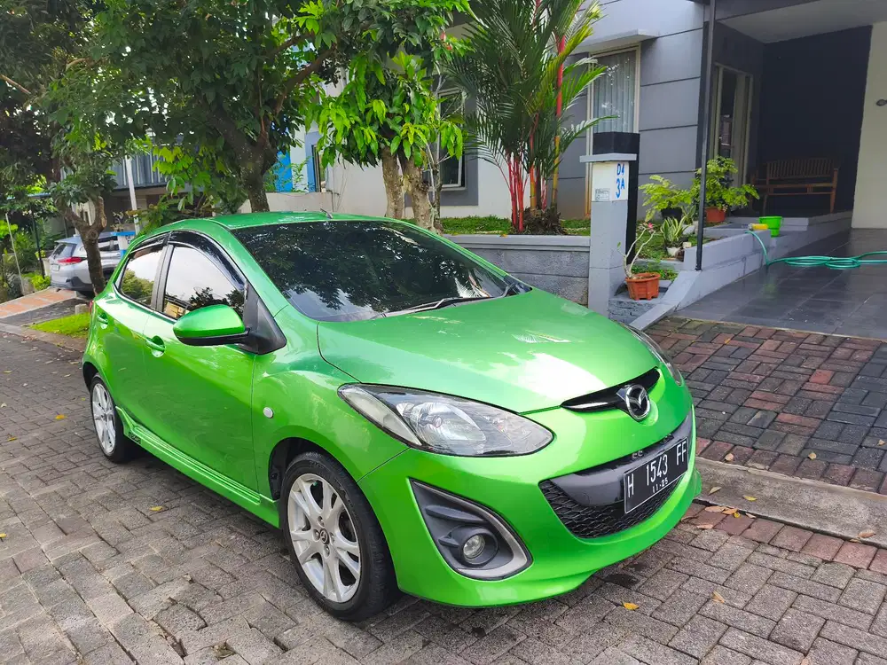 Mazda 2 2011 Bensin