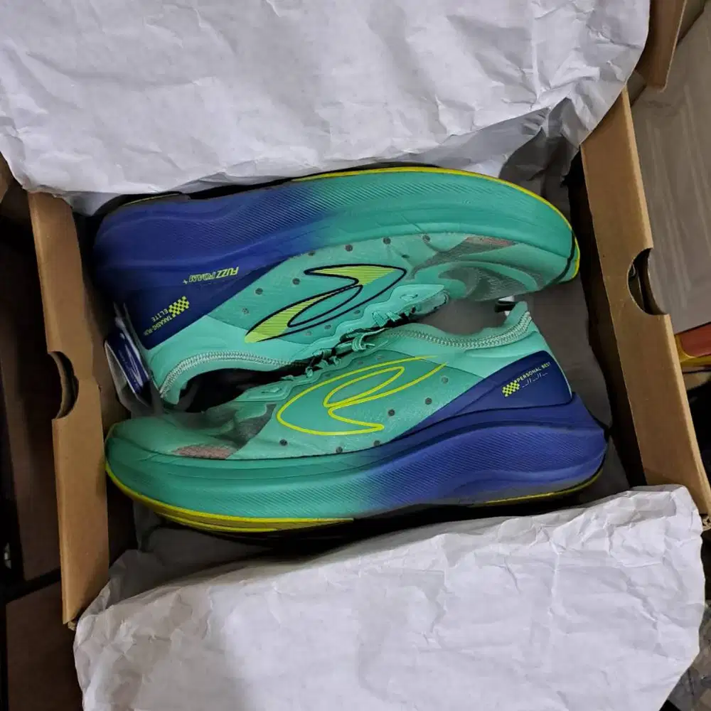 Sepatu Lari Running Nineten 910 Takashi Run Elite NEGO