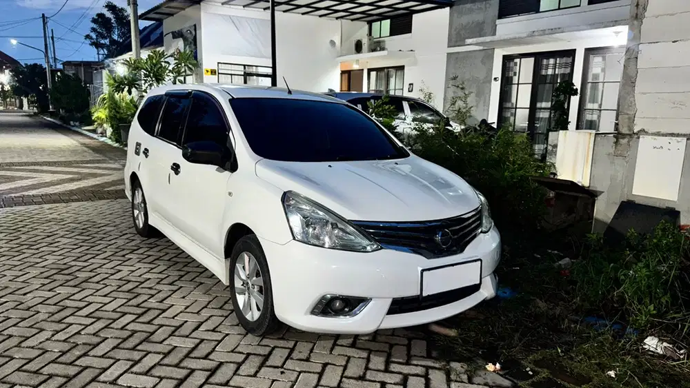 Nissan Grand Livina SV Matic 2014
