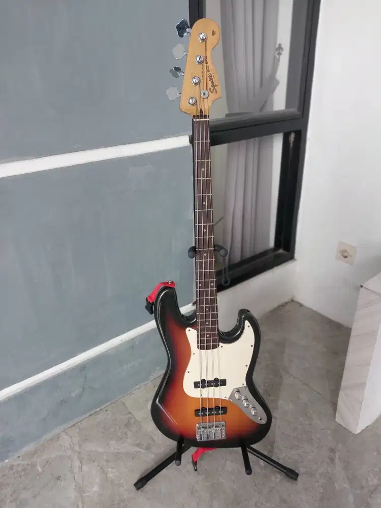 Squier Jazz Bass