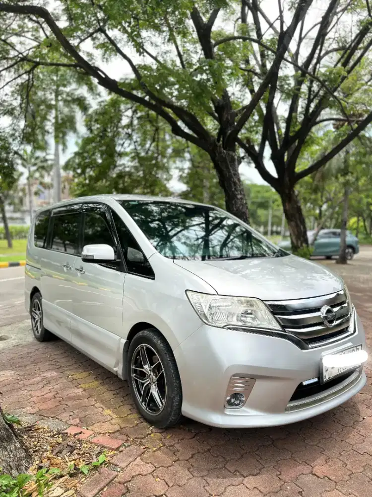 NISSAN SERENA HWS 2013 AT