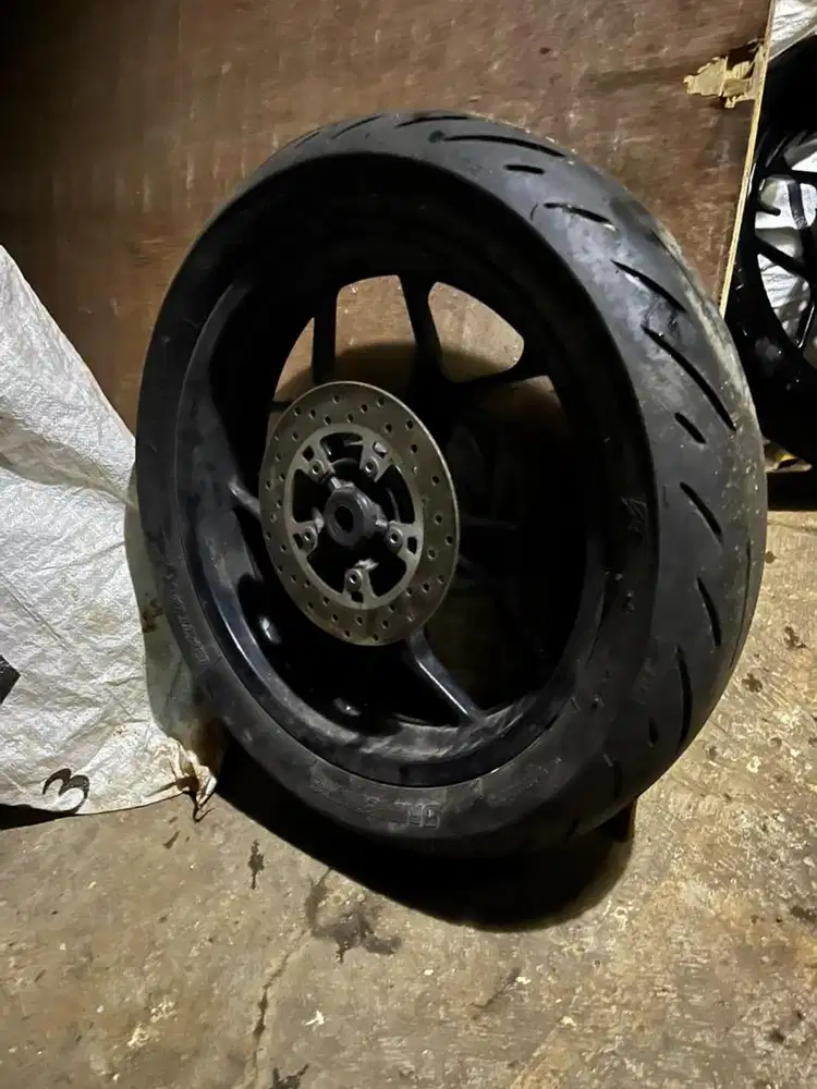 Velg ban belakang ring 17 xabre set disc dan gear