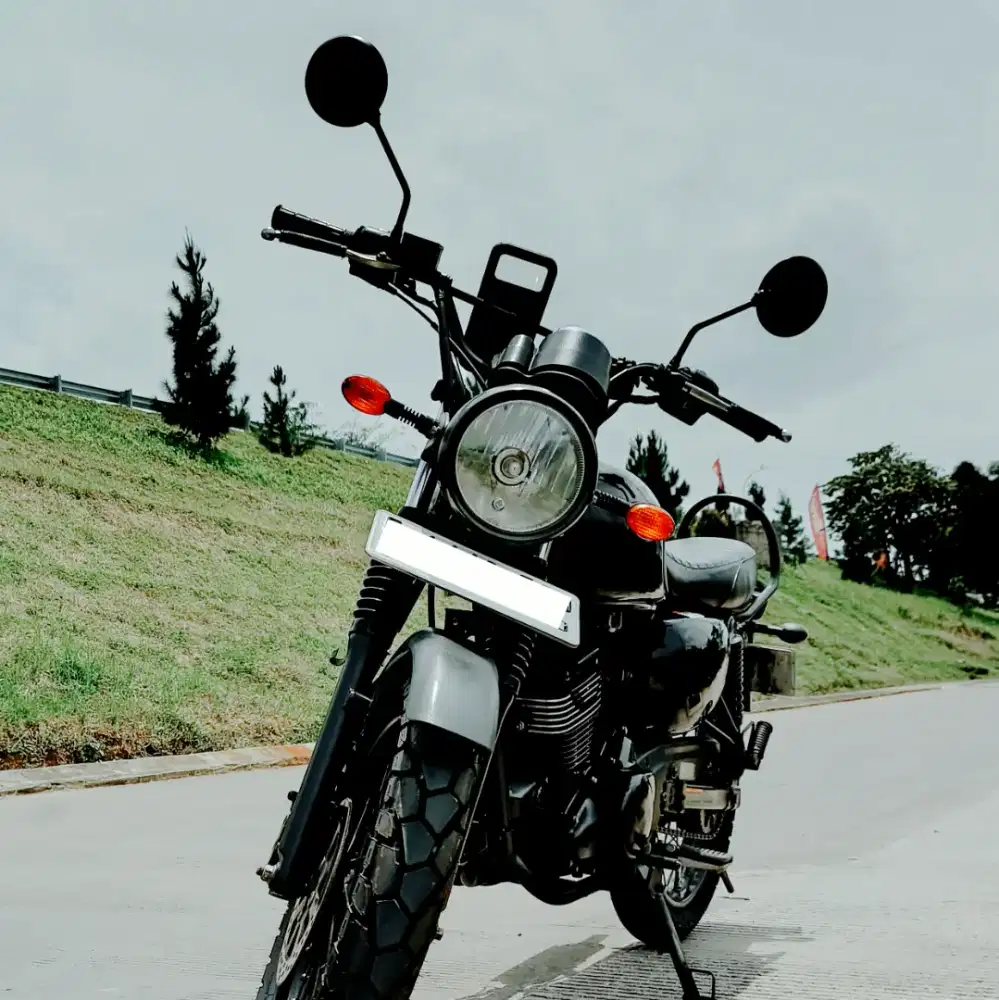 Kawasaki W175 SE Black